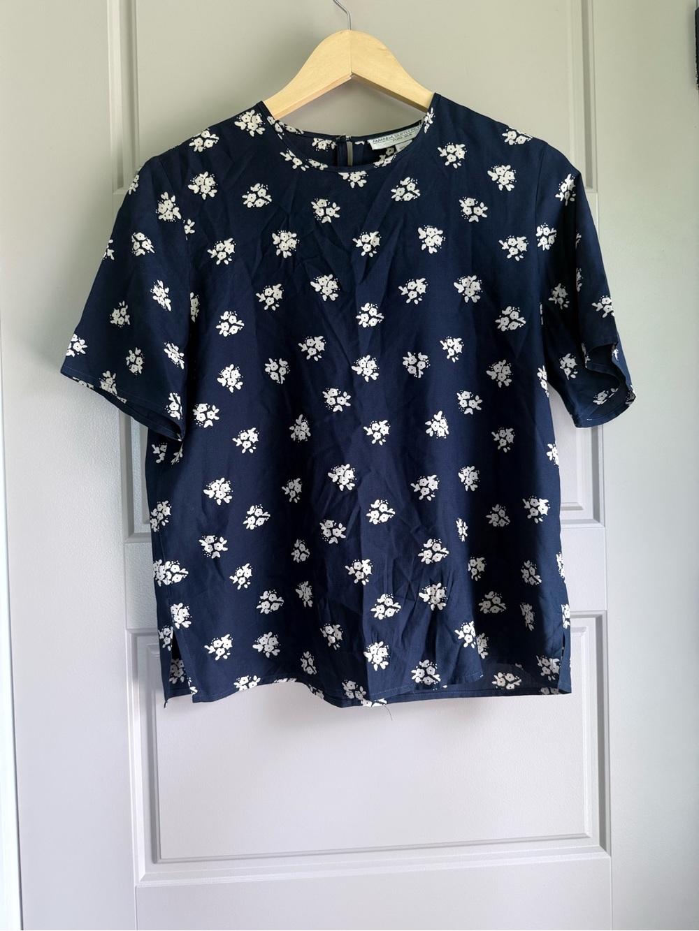 AMANDA SMITH vintage petites navy blue cream floral short sleeve 100% silk top